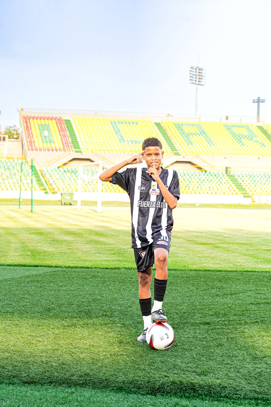 Neymar Rosestand Leon